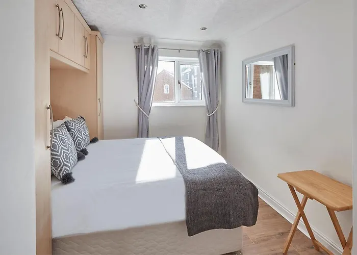 Appartement 2, Khyber *