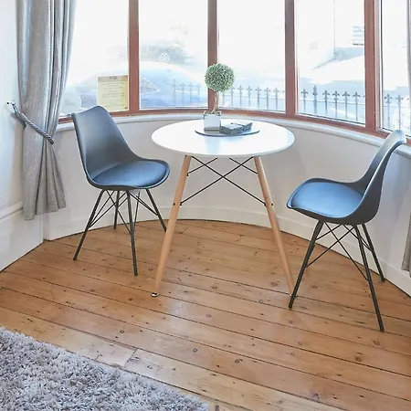 2, Khyber ウィットビー